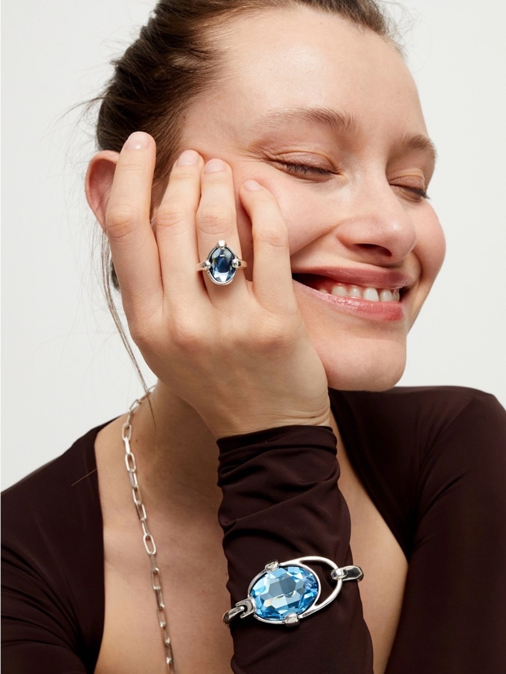 Uno de 50 bangle bracelet with faceted blue crystal